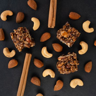 amandel_kaneel Protein Bar met Collageen - Caramel Kaneel